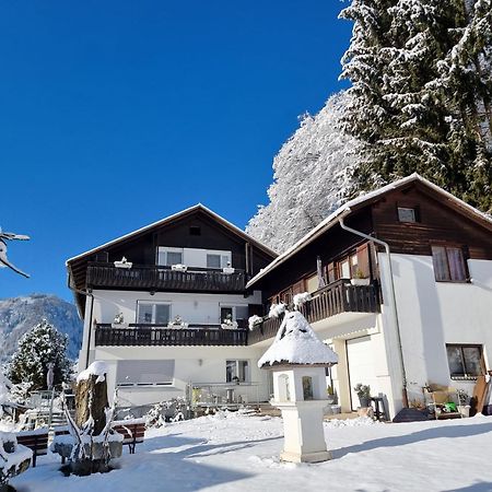 Ferienhaus Burgblick Treffen Ngoại thất bức ảnh