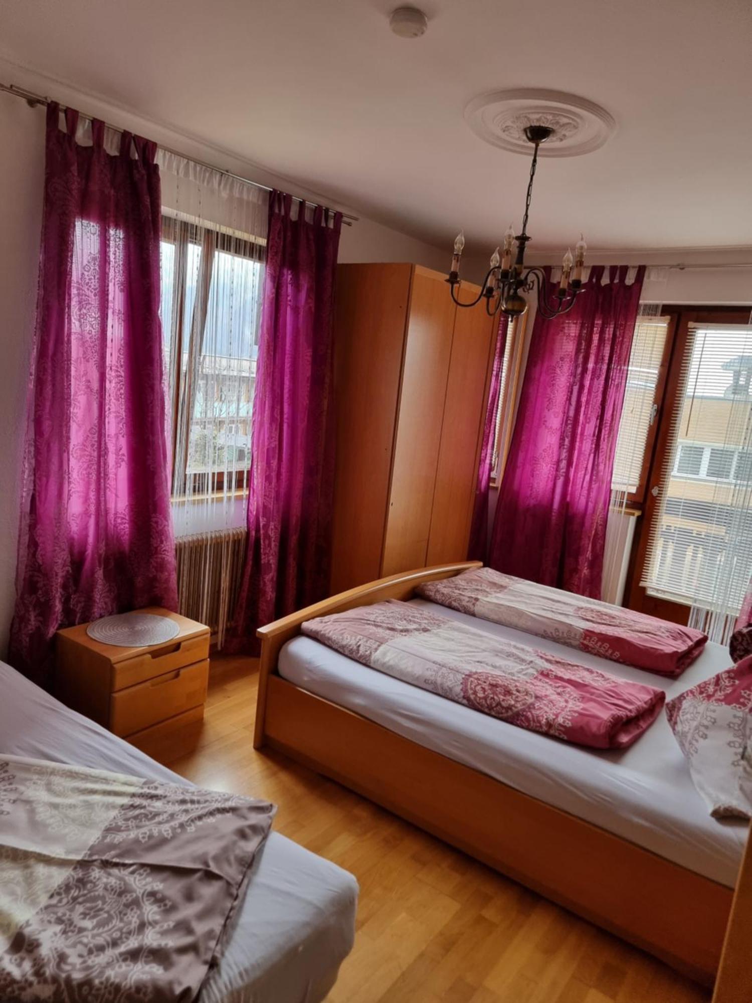 Ferienhaus Burgblick Treffen Phòng bức ảnh