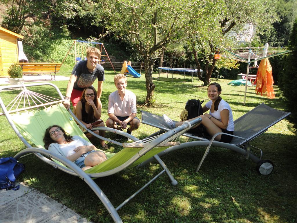Ferienhaus Burgblick Treffen Ngoại thất bức ảnh