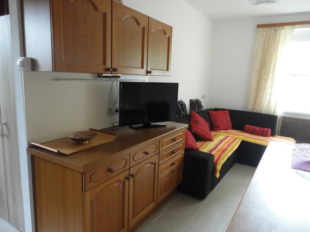 Ferienhaus Burgblick Treffen Ngoại thất bức ảnh