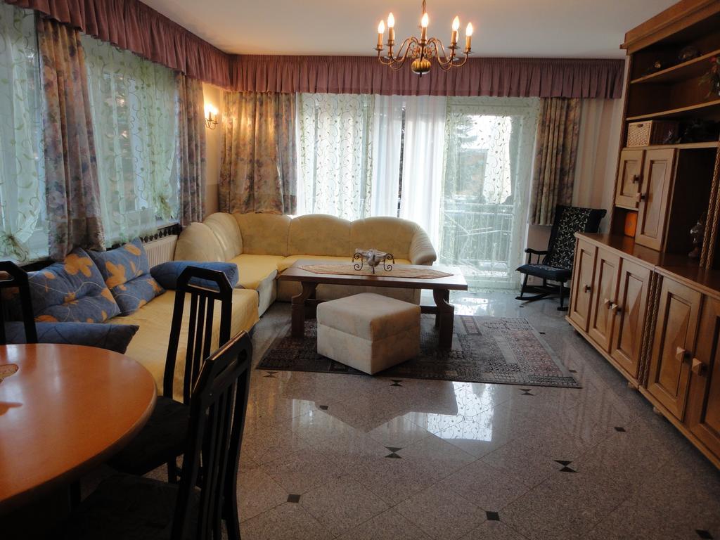 Ferienhaus Burgblick Treffen Ngoại thất bức ảnh