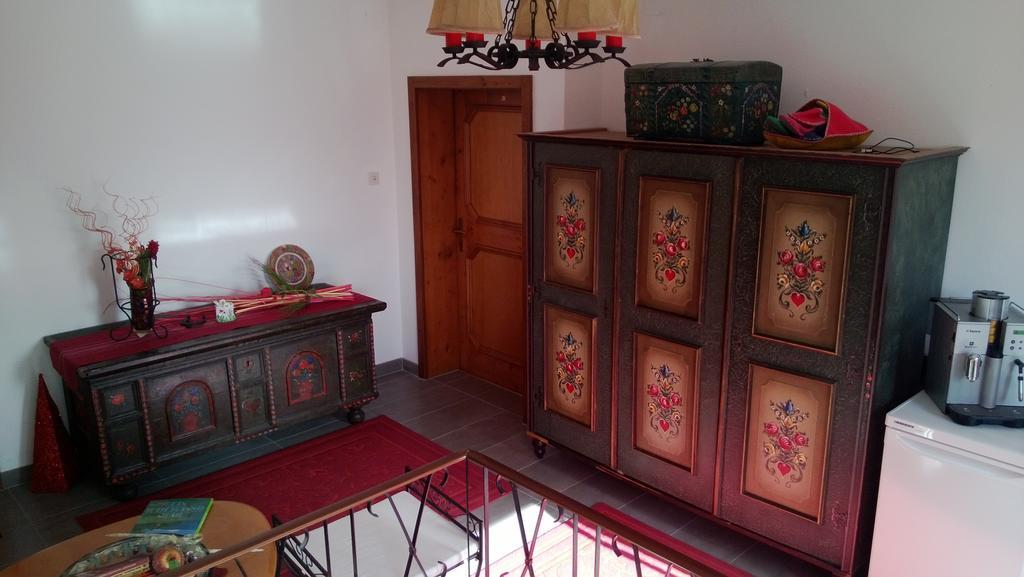 Ferienhaus Burgblick Treffen Ngoại thất bức ảnh