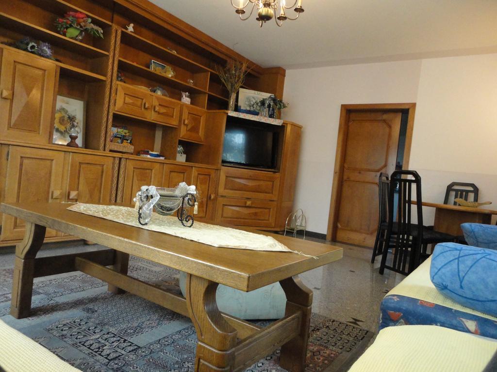 Ferienhaus Burgblick Treffen Ngoại thất bức ảnh
