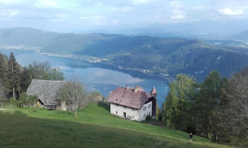 Ferienhaus Burgblick Treffen Ngoại thất bức ảnh